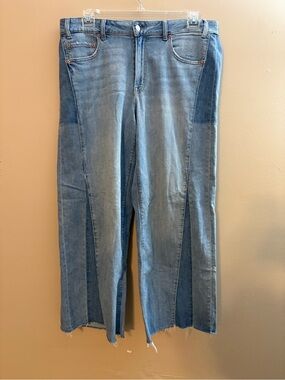 American Eagle Outfitters Light Blue Denim Jeans with Tan Stitching